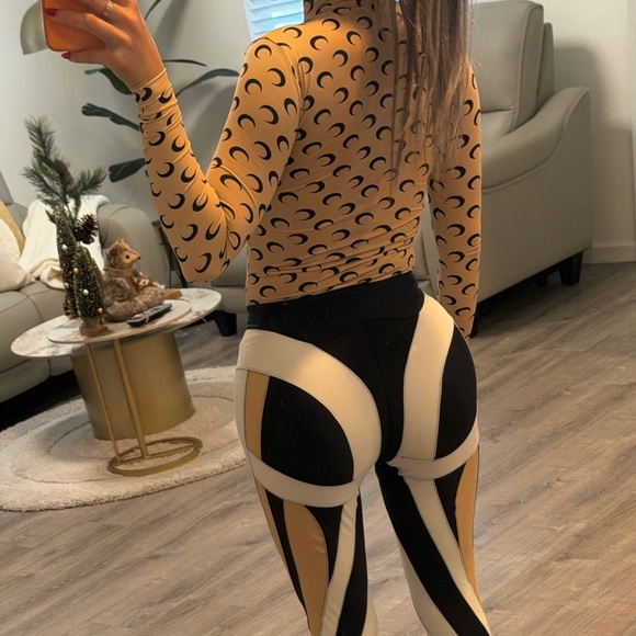 Tan all over moon print top - Picture 11 of 11